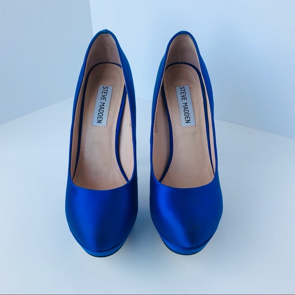Steve Madden Blue Satin Partyy-R Heels Size: 6.5 - Picture 3 of 7